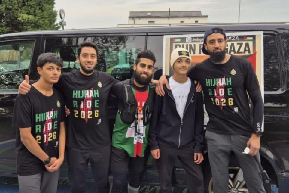 دوندۀ مسلمان انگلیسی بیش از ۱۶۰ کیلومتر طی ۲۴ ساعت برای فلسطین دوید + ویدیو