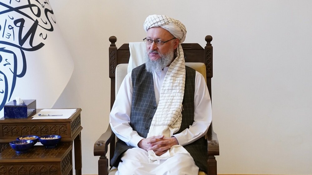 دیدار اعضای کمیسیون عالی شیعیان افغانستان با معاون رئیس الوزراء طالبان؛ شیعیان در حکومت شریک شوند