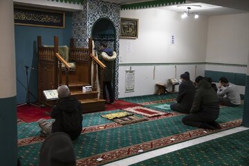 Xeşm (hers) musilmanên poitiers a fransa ji frotina mizgefta dîrokî ya bajar