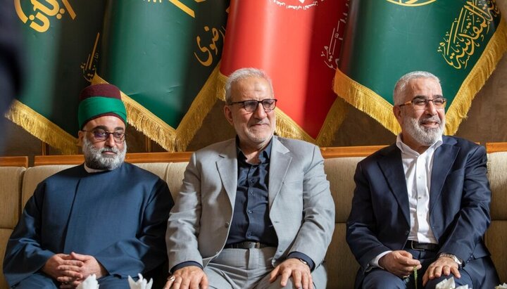 تقرير مصور/ لقاء يجمع أمناء العتبات المقدسة بنظيرتها الكاظمية.. دعوات لتكامل الجهود وتنسيق المبادرات لخدمة الزائرين