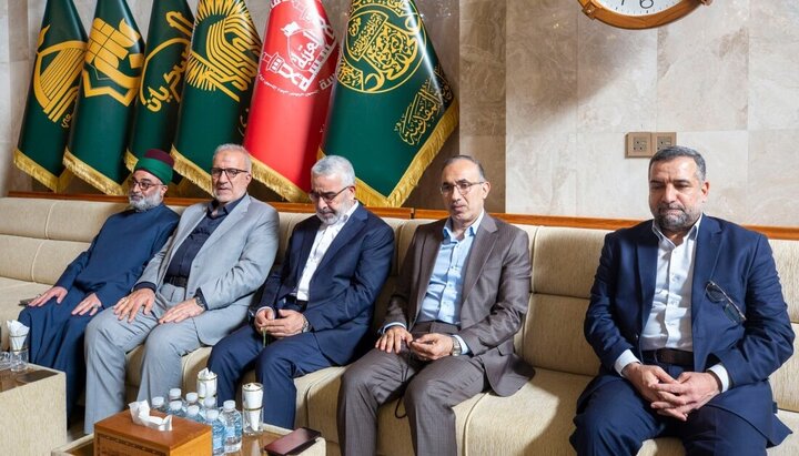 تقرير مصور/ لقاء يجمع أمناء العتبات المقدسة بنظيرتها الكاظمية.. دعوات لتكامل الجهود وتنسيق المبادرات لخدمة الزائرين