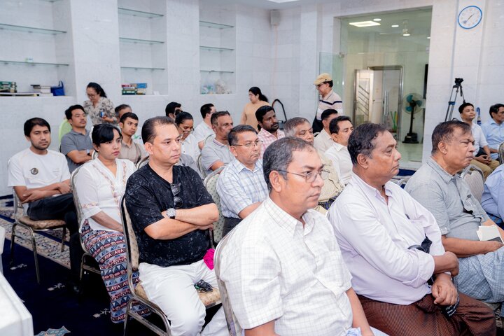 «  အစ္စလာမ် ဘာလဲ ?  » ဟူသောခေါင်းစဉ်ဖြင့် ဆွေးနွေးပွဲတစ်ရပ် ကို ၅၉ လမ်း မတ်စ်ဂျစ်ဒ်တွင် ကျင်းပ ။ ။ Photos