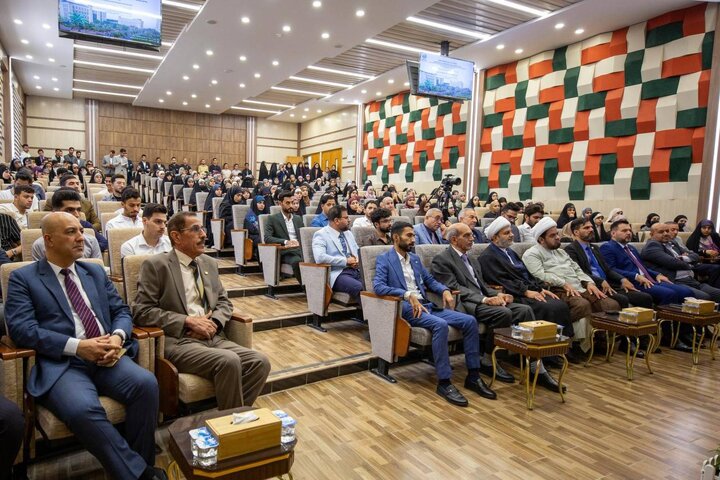 تقرير مصور/ العتبة العباسية تقيم ندوة قرآنية في جامعة الكفيل بمناسبة ذكرى ولادة السيدة زينب (ع)