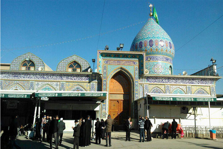 Rastbûna maqamê Hz. Îmam Mehdî  (Xweda li zuhora wî lez bikê) li Kerbelayê; maqam bi weke nimad tên dîtin Rastbûna maqamê Hz. Îmam Mehdî  (Xweda li zuhora wî lez bikê) li Kerbelayê; maqam bi weke nimad tên dîtin