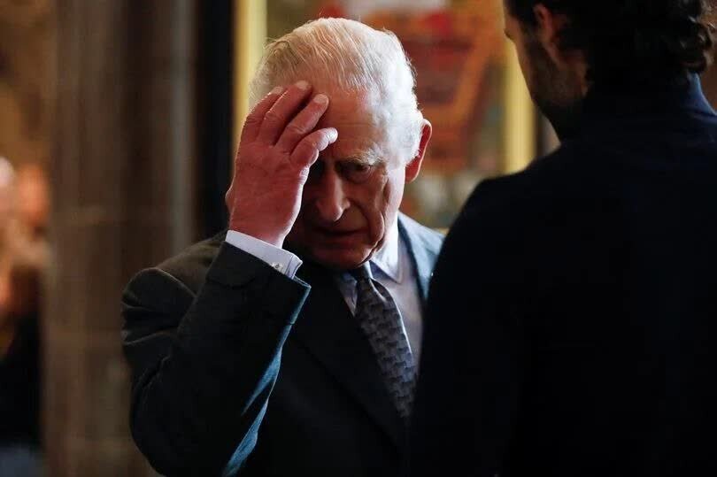 Pagguho ng Tiwala sa Monarkiya