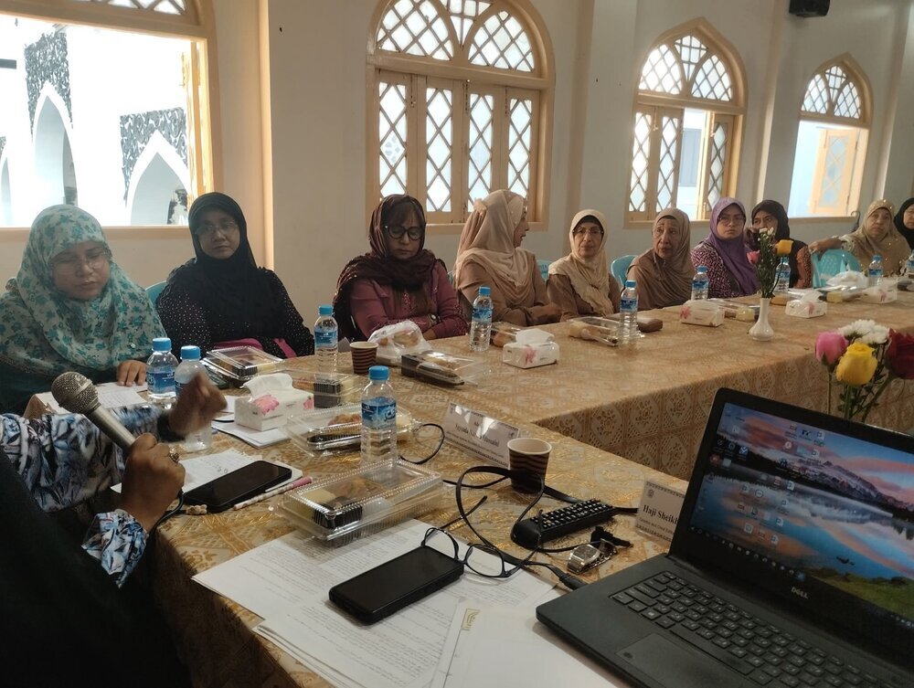 ‘Thoughts of Prominent Shia Scholars’ Literary Meeting Held in Myanmar + Photos