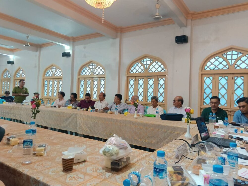 ‘Thoughts of Prominent Shia Scholars’ Literary Meeting Held in Myanmar + Photos