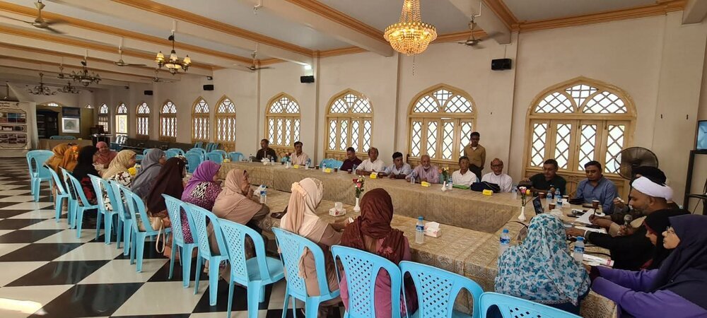 ‘Thoughts of Prominent Shia Scholars’ Literary Meeting Held in Myanmar + Photos