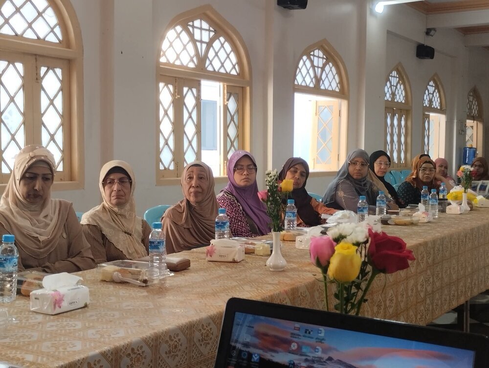 ‘Thoughts of Prominent Shia Scholars’ Literary Meeting Held in Myanmar + Photos