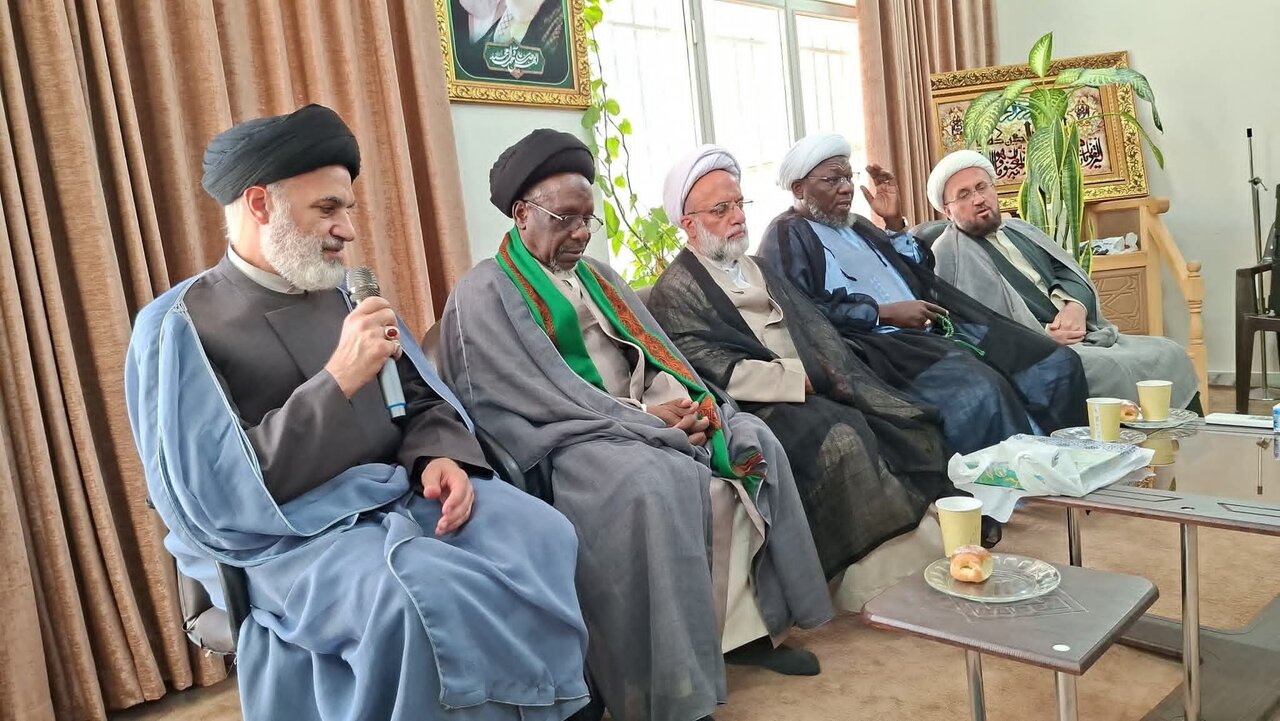 Sayyid Khidr Kano avikwa Kilemba Iran Chini ya Uongozi wa Sheikh Mahdawy | Hafla yazungumzia umuhimu wa Taqwa na uongozi wa kielimu katika jamii+Picha