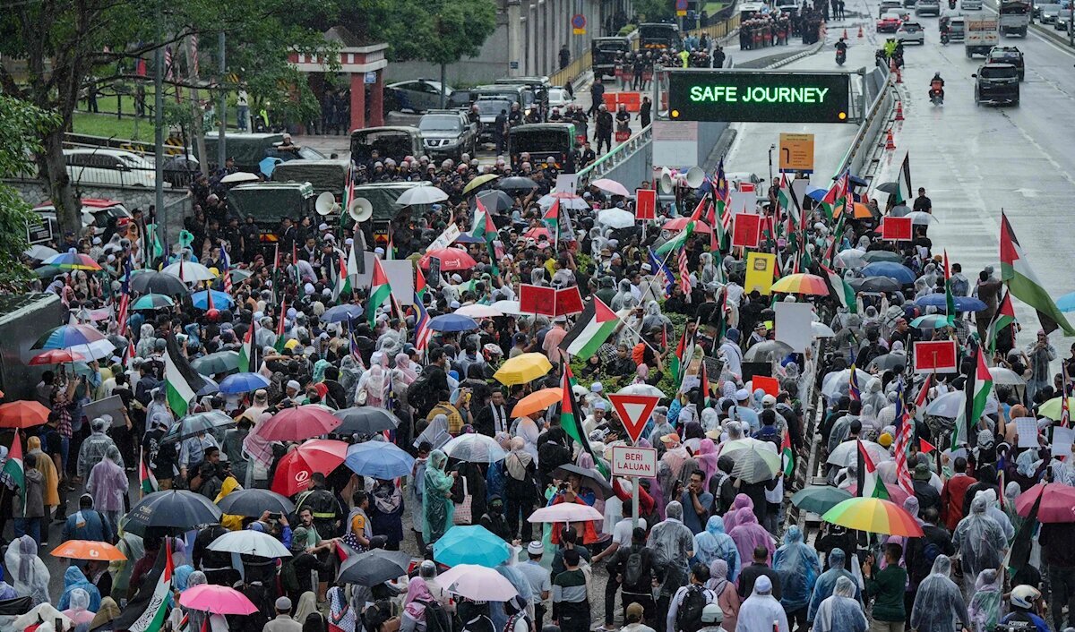 Apa yang Dicari Israel di Malaysia? Dari Stiker Ibrani hingga Operasi Mossad Apa yang Dicari Israel di Malaysia? Dari Stiker Ibrani hingga Operasi Mossad