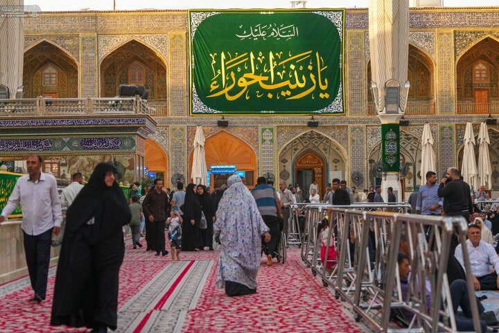 تقرير مصور/ خدم العتبة العلوية يشاركون في حفل ذكرى ولادة السيدة "زينب" (ع) في صحن أمير المؤمنين(ع)