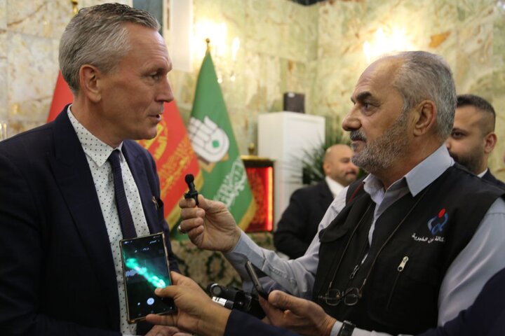 تقرير مصور/ القائم بالاعمال الهولندي في العراق: زيارتنا لكربلاء هو زيارة مرقد الامام الحسين (ع) والتعرف اكثر عن قصته