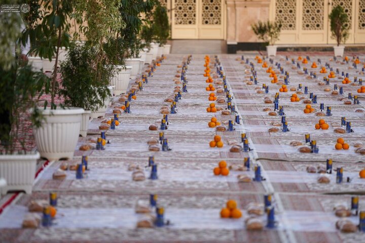 تقرير مصور/ تكريماً لمولد السيدة زينب (ع).. العتبة العلوية تستضيف الزوار في صحن فاطمة الزهراء التابع لحرم أمير المؤمنين(ع)