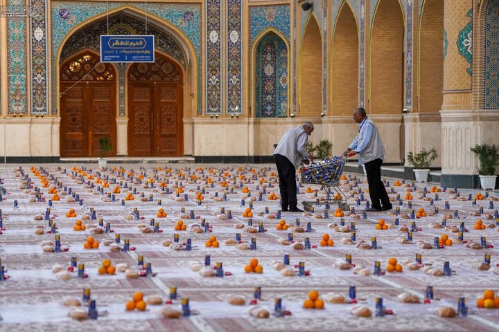 تقرير مصور/ تكريماً لمولد السيدة زينب (ع).. العتبة العلوية تستضيف الزوار في صحن فاطمة الزهراء التابع لحرم أمير المؤمنين(ع)