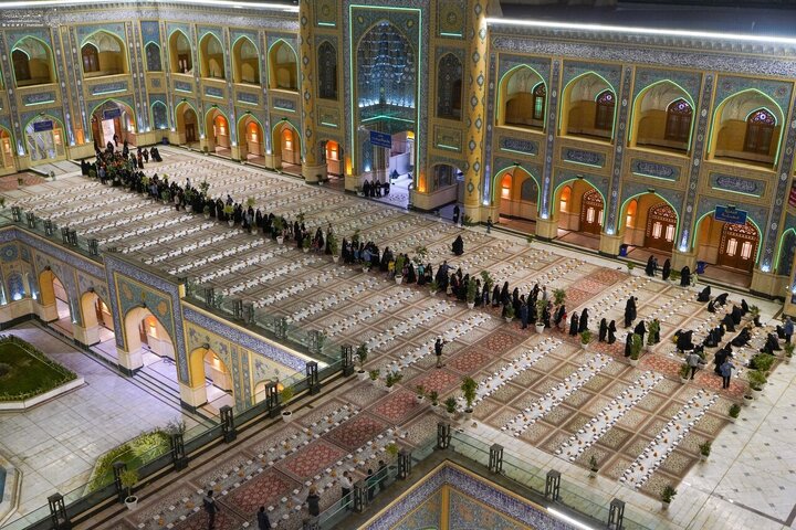 تقرير مصور/ تكريماً لمولد السيدة زينب (ع).. العتبة العلوية تستضيف الزوار في صحن فاطمة الزهراء التابع لحرم أمير المؤمنين(ع)