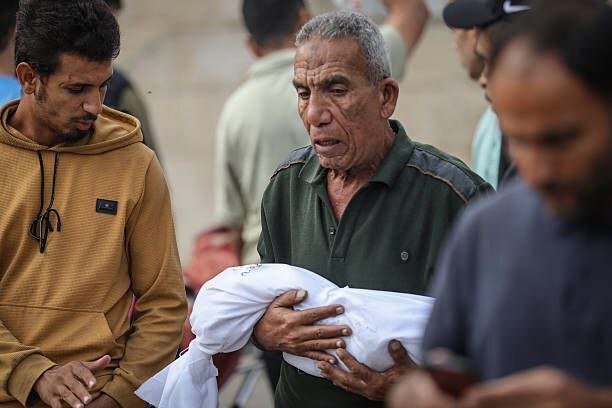 مشاهد حزينة من وداع شهداء اليوم في غزة