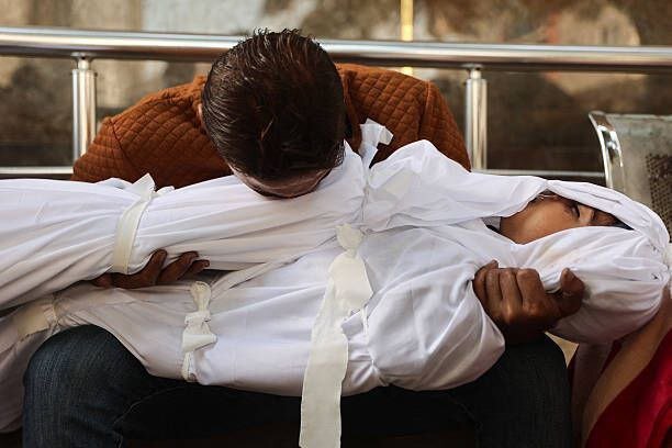 مشاهد حزينة من وداع شهداء اليوم في غزة