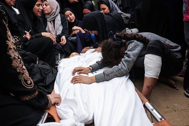 مشاهد حزينة من وداع شهداء اليوم في غزة