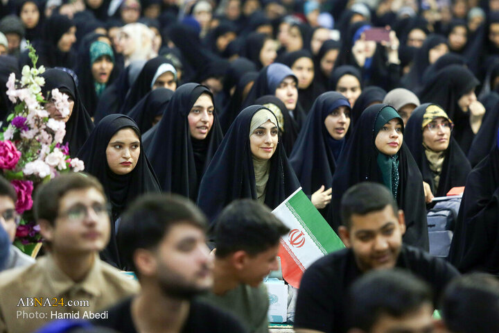 آیین ملی «مهمان مهر» با حضور نودانشجویان در حرم حضرت معصومه(س)