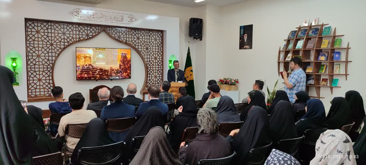 حضور زائران شیعه از سوئد در حرم امام رضا(ع) + تصاویر