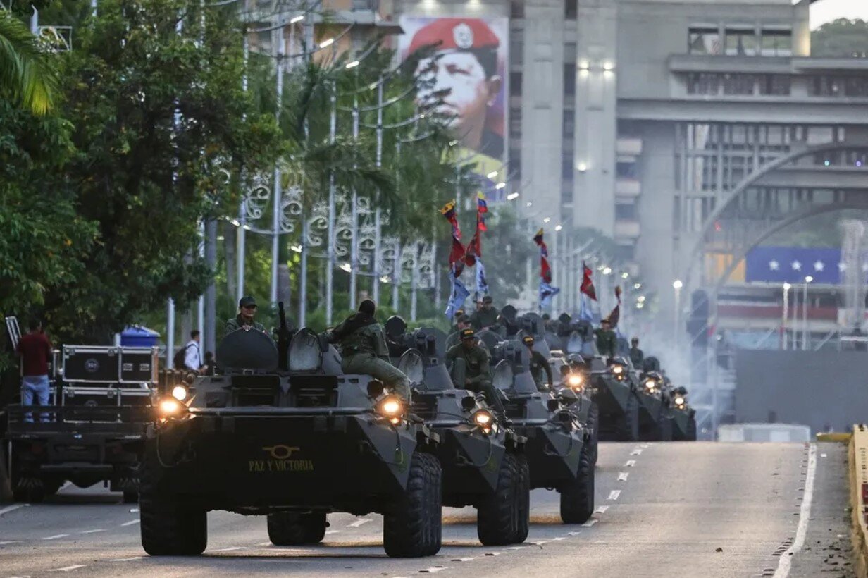 Trump intensifica la presión sobre Venezuela con ciberataques y despliegue militar, mientras la ONU condena el bloqueo a Cuba