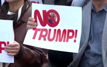 দক্ষিণ কোরিয়ায় ‘নো ট্রাম্প! নো চায়না!’ বিক্ষোভ।