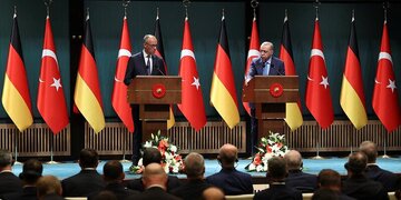 Эрдоган публично отругал канцлера ФРГ Мерца из-за гибели людей