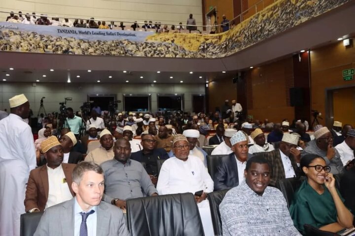 تقرير مصور/ عالم شيعي تنزاني يشارك في المؤتمر الوطني للسلام قبيل الانتخابات العامة لعام 2025