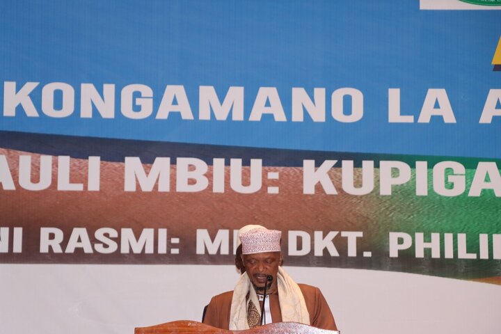 تقرير مصور/ عالم شيعي تنزاني يشارك في المؤتمر الوطني للسلام قبيل الانتخابات العامة لعام 2025