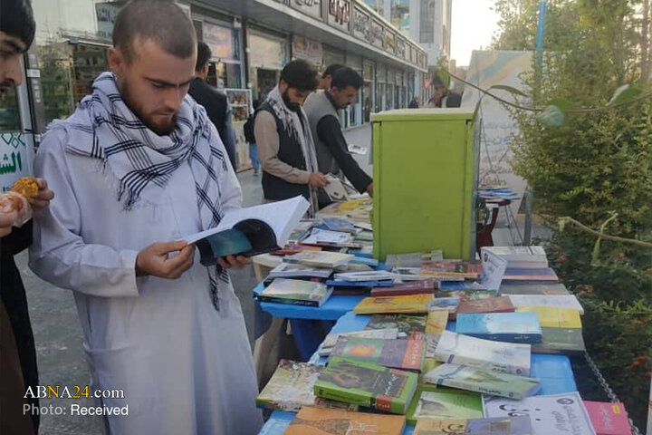نمایشگاه خیابانی کتاب «رنگین کمان» در هرات برگزار شد + تصاویر