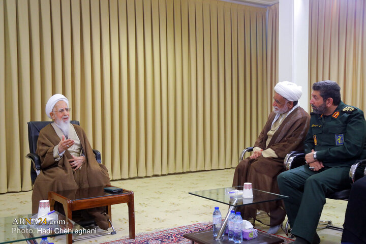 دیدار فرمانده سپاه محمد رسول‌الله تهران با آیت‌الله‌العظمی جوادی آملی