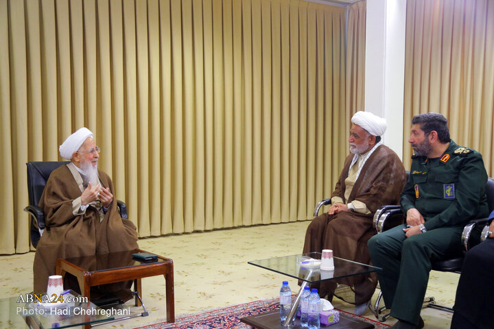 دیدار فرمانده سپاه محمد رسول‌الله تهران با آیت‌الله‌العظمی جوادی آملی