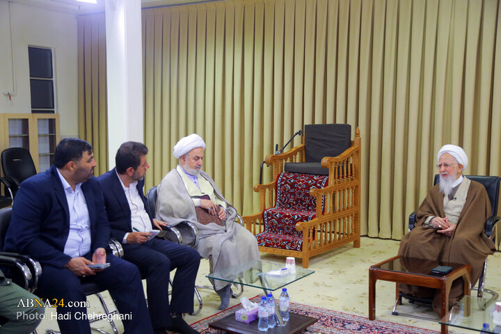 دیدار فرمانده سپاه محمد رسول‌الله تهران با آیت‌الله‌العظمی جوادی آملی