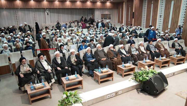 تقرير مصور/ اختتام فعاليات مؤتمر الميرزا محمد حسين النائيني بمدينة مشهد المقدسة