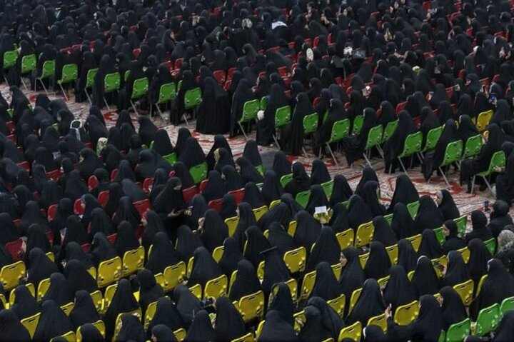 تقرير مصور/ انطلاق فعاليات اليوم الأوّل للحفل المركزي لتخرج طالبات الجامعات العراقية والدول الإسلامية