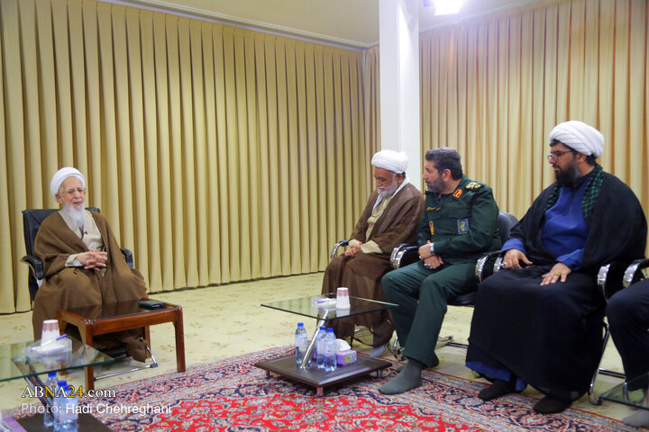 Informe fotográfico |  Encuentro del comandante del Cuerpo Mohammad Rasulullah de Teherán con el Gran Ayatolá Abdollah Javadi Amoli