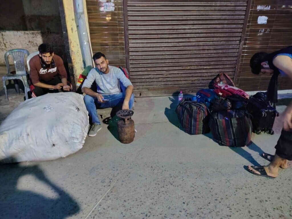 نمایشگاه هنر هند در سایه اسلام‌ستیزی هندوها؛ هنرمندان کشمیری جای خواب پیدا نکردند!