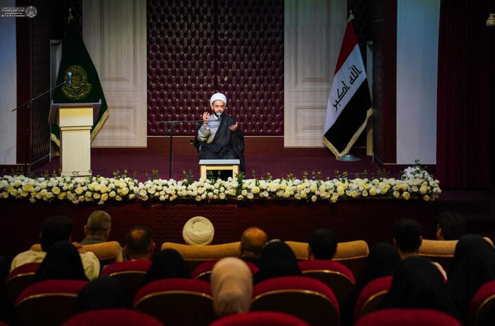 تقرير مصور/ العتبة العلويّة تقيم حفلا بسمنابة ولادة السيّدة زينبَ (ع) بجامعة الكوفة