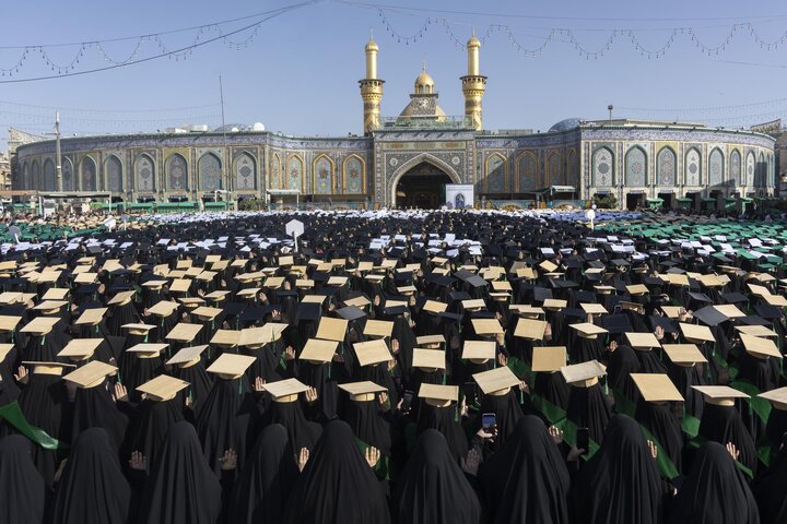 تقرير مصور/  طالبات الجامعات العراقية والدول الإسلامية يرددن قسم التخرج والعهد عند مرقد أبي الفضل العباس (عليه السلام)