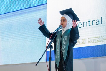 عکس خبری | حضور بیش از ۵ هزار دانشجوی دختر در جشن فارغ‌التحصیلی به میزبانی حرم حضرت عباس(ع)