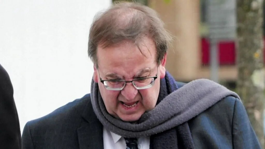 کشیش کاتولیک به ارسال پیام‌های خشونت‌آمیز علیه مسلمانان در گروه نئونازی اعتراف کرد