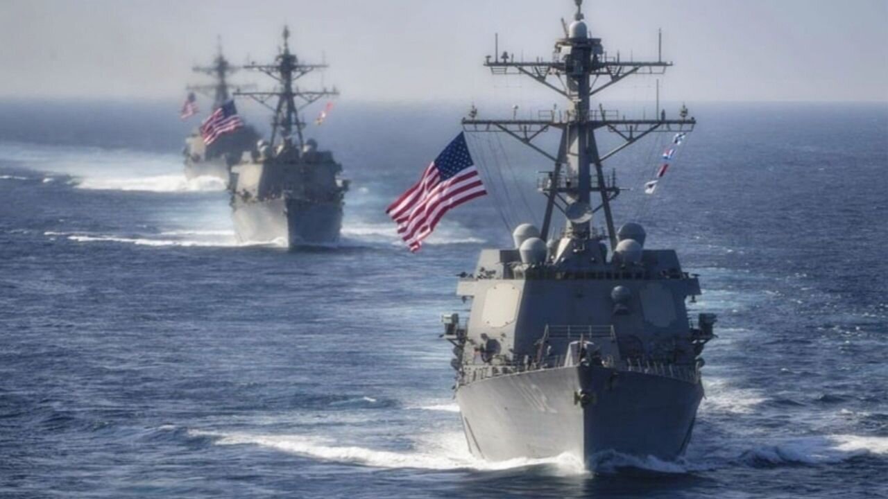  वेनेज़ुएला के तट की ओर बढ़े अमेरिकी युद्धपोत; 200 किलोमीटर से भी कम दूरी