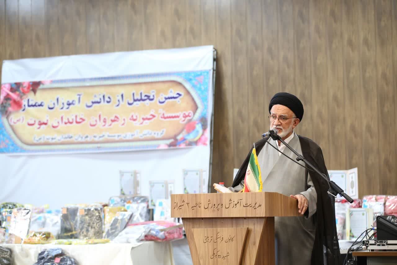 خدمت به محرومان چراغ راه روز قیامت است