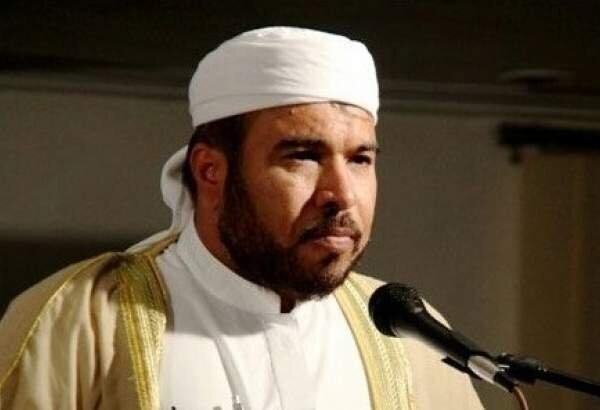 عالم سني يدعو إلى الوحدة الإسلامية في مواجهة الاستكبار العالمي