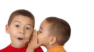 Derbarê "şermbûnê" de, divê em ji ferzkirinê ber bi hundirînkirinê ve biçin; meriv çawa zarokekî bi şermbûnê mezin dike