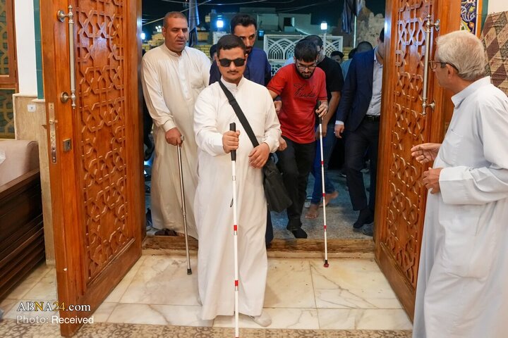 حرم مطهر عسکریین میزبان 100 زائر نابینا از بنیاد تمار شد