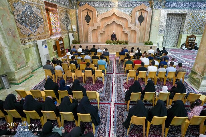 حرم مطهر عسکریین میزبان 100 زائر نابینا از بنیاد تمار شد