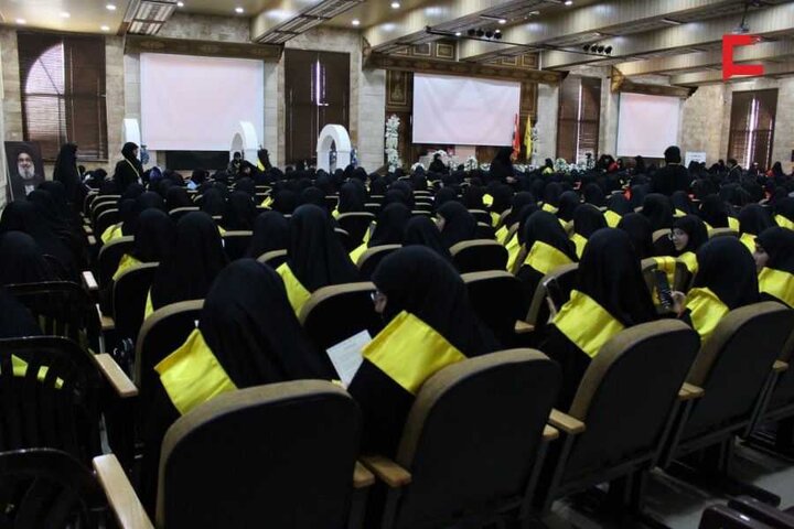 تقرير مصور/ الهيئات النسائية تقيم احتفالا تكريميا حشادا للفتيات اللواتي تشرّفن بارتداء العباءة الزينية في لبنان