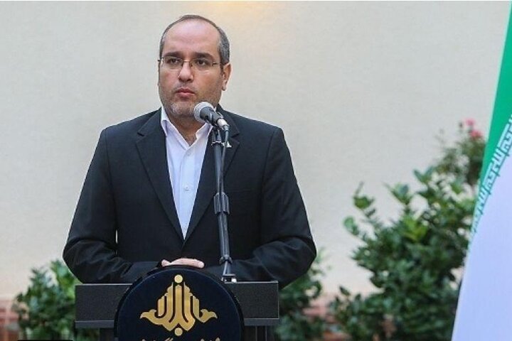 جایزه البرز الگویی برای وقف علمی و تجلیل از استعدادهای برتر ایران است